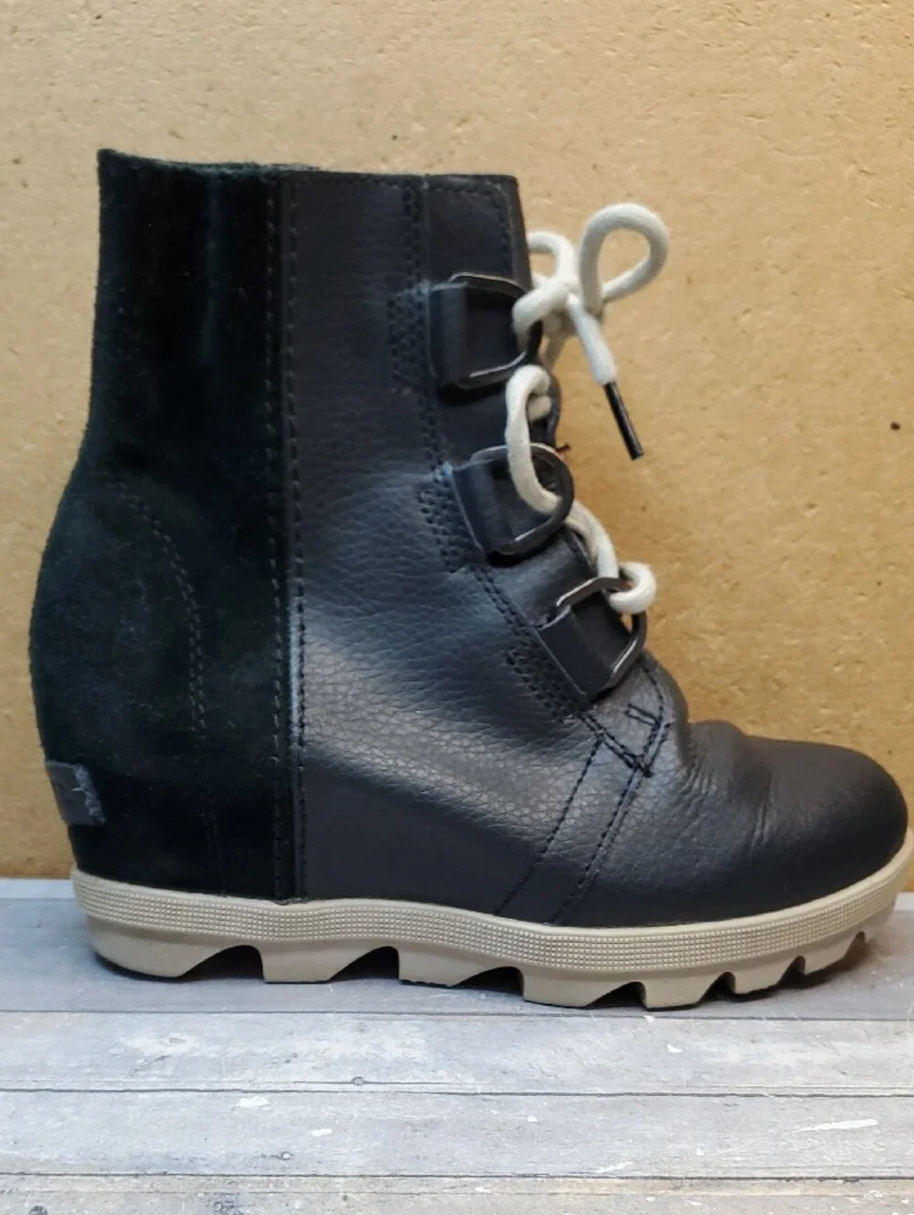 Sorel Black Joan of Arctic Wedge III Lexie Boots Size 2/20 cm
